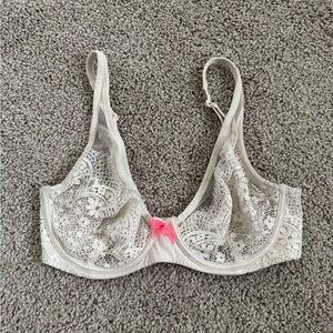 Victoria’s Secret Body by Victoria Unlined Demi 32DD